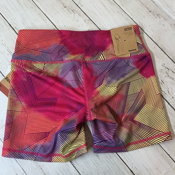 Reebok shorts size XS pink geometric NWT - Picture 5 of 8